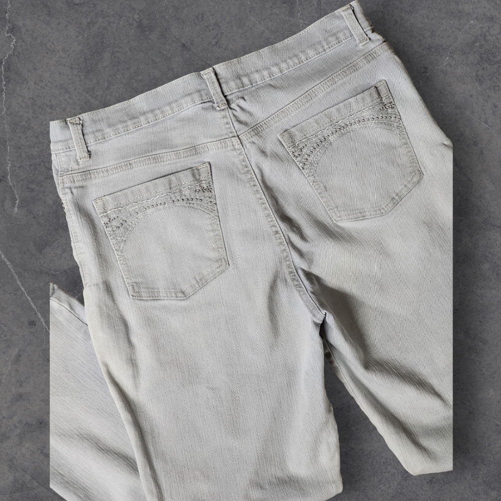 Gloria Vanderbilt Petite Amanda Straight Leg Jeans - Picture 4 of 6